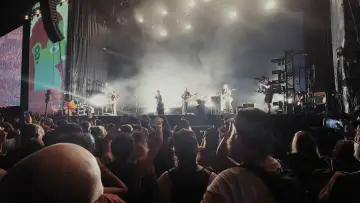 Задник до фильму"Bonnaroo 2026: The Moovie" #931193