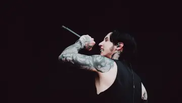 Задник до фільму "Black Veil Brides - Hellfest 2026" #1572632