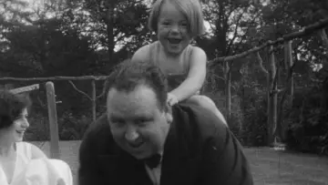 Задник до фильму"Alfred Hitchcock: The Unseen Home Movies" #1169366