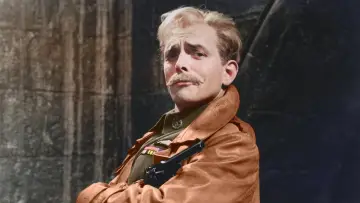 Задник до фільму "Rik Mayall: Magnificent B