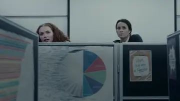 Задник до фільму "Middle Management" #964850