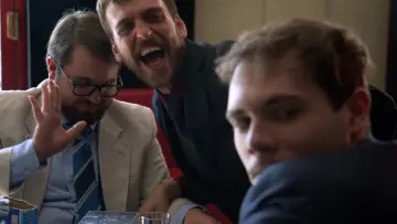 Задник до фильму"In On The Joke" #978315