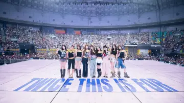 Задник до фільму "TWICE 〈THIS IS FOR〉 WORLD TOUR FINALE in SEOUL" #1521958