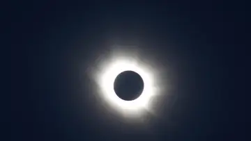 Задник до фільму "Eclipse Across Europe" #1211041
