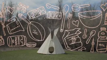 Задник до фільму "pahkwêsikan sâkihitowin: Bannock is Love" #1225366