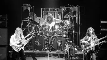 Задник до фільму "Neil Peart: No One