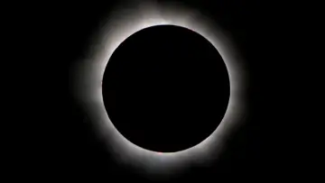Задник до фільму "Totale Sonnenfinsternis - Europa im Mondschatten" #1229791