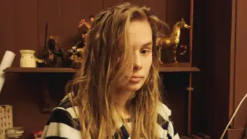 Задник до фільму "The Schoolgirl Terrorist?" #1627891
