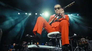 Задник до фільму "SUPER TAKANAKA WORLD LIVE IN LONDON 2026" #1617120
