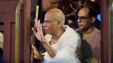Задник до фільму "Gandhi and My Mother" #1812231