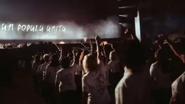 Задник до фільму "Corsu Mezu Mezu - Un soir au Vélodrome avec Patrick Fiori" #1506967