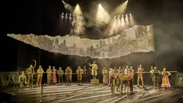 Задник до фільму "National Theatre at Home: War Horse" #1899608