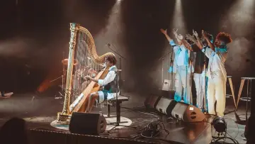 Задник до фільму "Sophye Soliveau - "Initiation" au Bozar de Bruxelles" #1616995