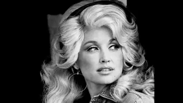 Задник до фільму "Remembering Dolly: A Rhinestone Life" #1585565