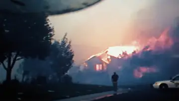 Задник до фільму "Under Fire" #1691892