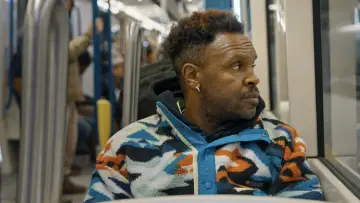 Pierre-Yves prend le métro постер