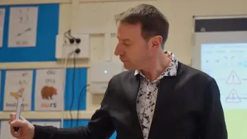 Задник до фільму "Une petite école française" #1635765