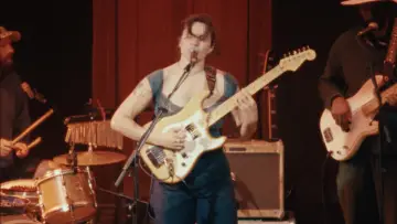 Задник до фільму "Big Thief - Live at The Opera House at 7A Ranch, Wimberley, TX, Nov 6, 2025" #1650928