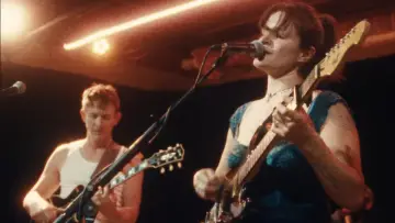 Задник до фільму "Big Thief - Live at The Opera House at 7A Ranch, Wimberley, TX, Nov 6, 2025" #1650929