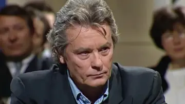Задник до фільму "Le clan Delon, l