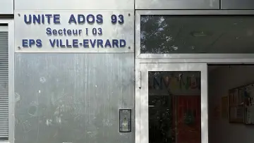 Задник до фільму "Unité Ados 93" #1835057