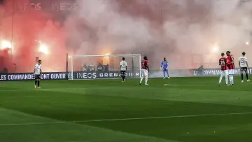 Задник до фільму "Violences dans le football - Et si on se calmait ?" #1837691