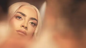 Задник до фільму "Bilal Hassani, bats-toi comme une fille mon fils" #1840208