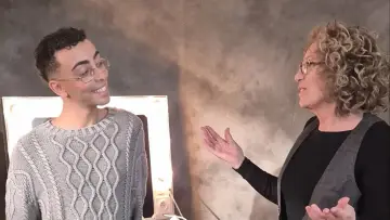 Задник до фільму "Bilal Hassani, bats-toi comme une fille mon fils" #1840213