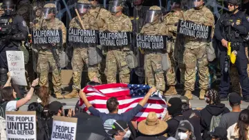 Задник до фільму "Trump contre la Californie" #1924869