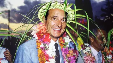 Задник до фільму "Chirac sous les Tropiques, petits arrangements avec la République" #1906283