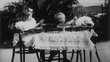 Le goûter des bébés постер
