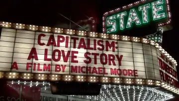 Задник до фильму"Capitalism: A Love Story" #421494