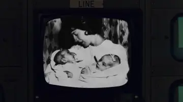 Задник до фільму "Sisters" #1834498