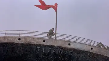 Задник до фильму"Raise the Titanic" #1203342