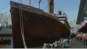 Задник до фильму"Raise the Titanic" #434196