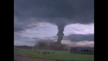 Задник до фильму"Atomic Twister" #634556