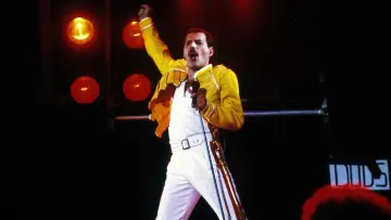 Задник до фильму"Queen: Live at Wembley Stadium" #411070
