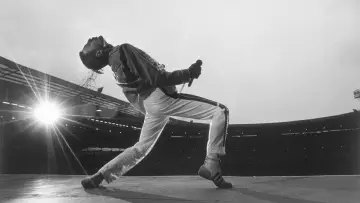 Задник до фильму"Queen: Live at Wembley Stadium" #411072