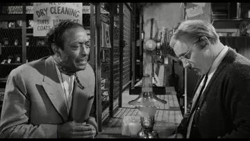 Задник до фильму"The Pawnbroker" #429347