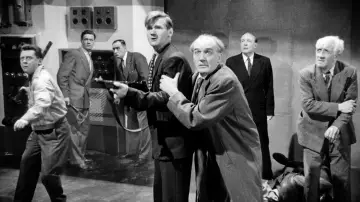 Задник до фильму"Quatermass 2" #460734