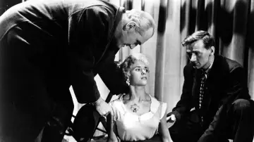 Задник до фильму"Quatermass 2" #460739