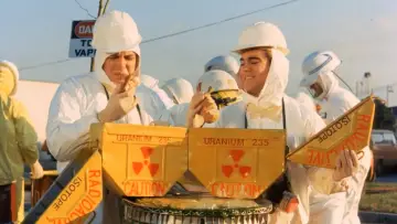 Задник до фильму"Class of Nuke 