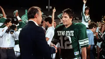 Задник до фильму"Necessary Roughness" #396100