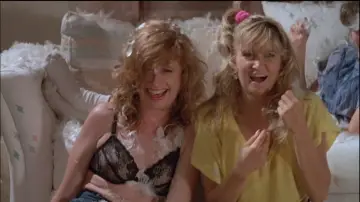 Задник до фильму"Slumber Party Massacre II" #386791