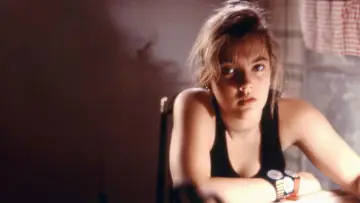 Задник до фільму "Far from Home" #1839988