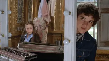 Задник до фільму "A Little Romance" #1545039