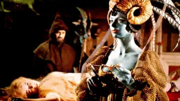 Задник до фильму"Curse of the Crimson Altar" #469265