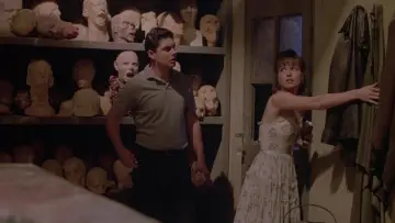 Задник до фильму"Waxwork" #394989