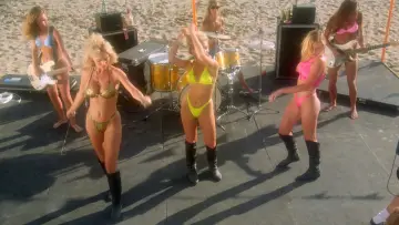 Задник до фильму"Beach Babes from Beyond" #947074