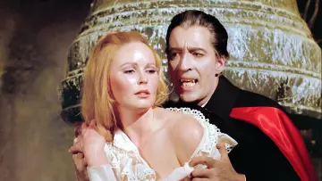 Задник до фильму"Dracula Has Risen from the Grave" #406301